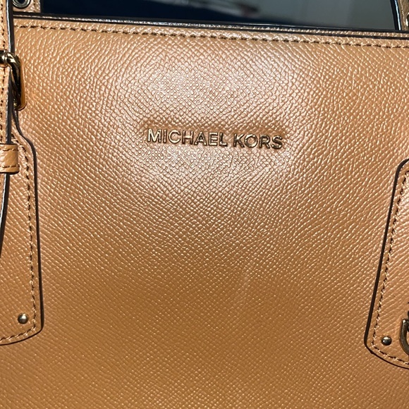 MICHAEL KORS PURSE - Picture 2 of 5